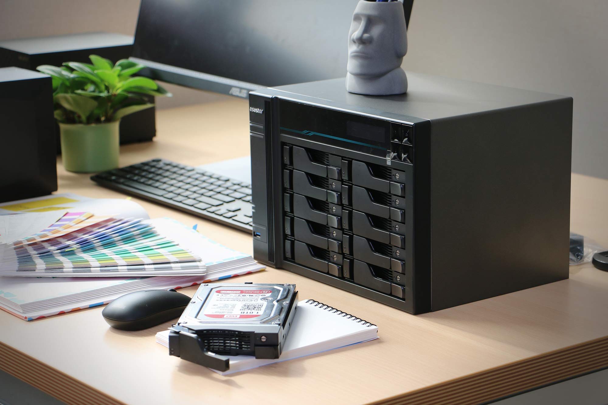 asustor-lockerstor-as6508t-nas-server-8-bay-10gbe image 2